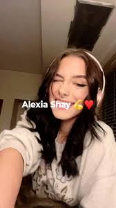 Erin Malchow's Instagram, Twitter & Facebook