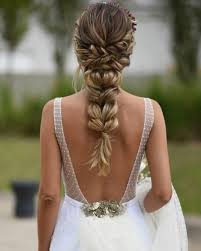 He Asked Me On Instagram I Think The Hairstyle Of Lacoquettehairandmakeup Is Spectacular Perfectly Accompanies The Dress Signed By Ngatelier Nicopannu Peinado De Novia Recogidos Trenzas Para Novias Peinados