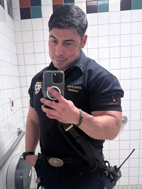 Les tengo chisme que no es chisme. So earlier today it was announced that  two firefighters (Jonny Peña and Julia Rocha) out of Weslaco were found  unalived. Heard through the grapevine they