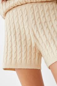 Layer up your knitwear collection and stay snug throughout atumn/winter. Cable Knit Shorts Light Beige Ladies H M