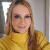 Eva Knapp's Instagram, Twitter & Facebook