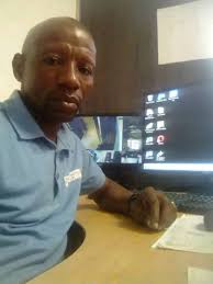 What is the difference between population and population census?