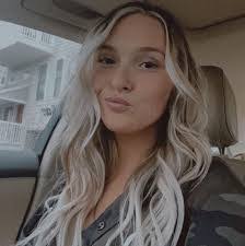 Kara Whiting's Instagram, Twitter & Facebook