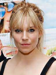 Gigi Hadid Looks So Different With A Fringe Fringe Hairstyles Sienna Miller Hair Long Hair With Bangs