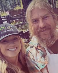 Greetings, I am providing expert snow removal services to individuals still  seeking assistance. Born and raised in Tahoe, I have a strong work ethic  and am highly motivated to deliver efficient services.