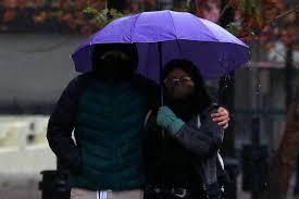 Lluvia en santiago en una imagen de archivo paco rodríguez. Lluvia De Verano Pronostican Precipitaciones Para El Fin De Semana En Santiago Radiocoquimbo