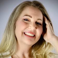 Suzanne Perkins's Instagram, Twitter & Facebook