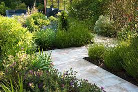 Contemporary Garden Designs Google Search Contemporary Garden Design Contemporary Cottage Contemporary Stairs