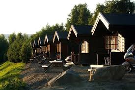 Lillehammer, town, southeastern norway, lying where the lågen (river) flows into lake mjøsa (the largest lake in norway) in the southern end of gudbrands valley (q.v.). Lillehammer Turistsenter Lillehammer Innlandet Oppland Norwegen Mt Campings Noorwegen