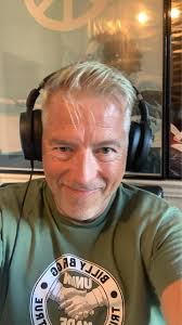 Ferme La Bouche about to launch at 6.30. Upbeat vibes for Monday evening