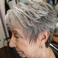 Let us that they include short bobs, blunt cuts, straight bangs, and sleek cuts. 28 Flattering Short Hairstyles For Round Face Shapes In 2021