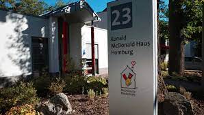 Ausgezeichnet wurde das ronald mcdonald haus homburg für das herausragende engagement im bereich „kinder und … Ronald Mcdonald Haus Homburg Fur Deutschen Engagementpreis Nominiert Jetzt Abstimmen Homburg1