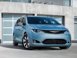 The chrysler pacifica was introduced to replace the town & country minivan. Chrysler Pacifica 2017 Pictures Information Specs
