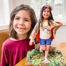 Liz Marek's Instagram, Twitter & Facebook