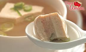 Sebut saja misalnya tahu thek, tahu campur, dan pastinya tahu telur yang legendaris ini. Dapur Umami
