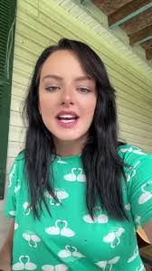 Brandy Hendricks's Instagram, Twitter & Facebook