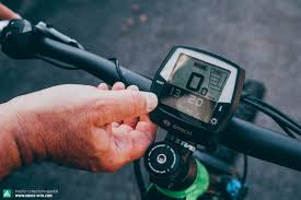 Uhrzeit Am E Mountainbike Mit Bosch Antrieb Einstellen So Gelingt S Mit Dem Kiox Und Intuvia Display E Mountainbike Magazine