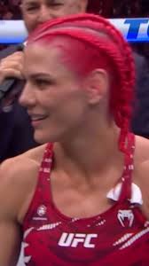 Gillian Robertson Vs Amanda Lemos