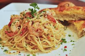 Menu kesukaan anak, simple cara masakan dan bahan pun tak banyak. Resepi Aglio Olio Udang