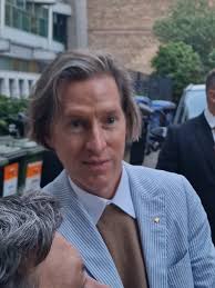 Wes Anderson y Bill Murray saludan a fans en Berlín