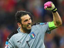 7er stall | wirtshaus fam. Italienischer Nationaltorhuter Gianluigi Buffon Vor 1000 Spiel Als Profifussballer Fussball