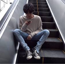 You can't rock a soft boy outfit without dangle earrings. View 23 Soft Skater Boy Aesthetic Clothes Wararius