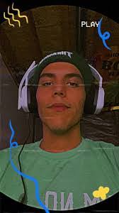 Casey Abraham's Instagram, Twitter & Facebook