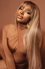 The "House is rocking" video clip have a pretty woman named Janna.. 🤠❤️👍