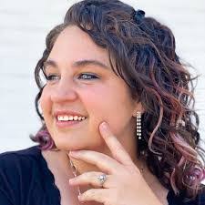 Natalie Pickett's Instagram, Twitter & Facebook