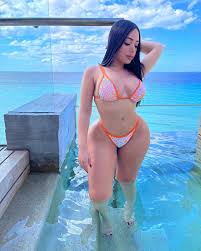 Alejandra Mercedes - Free sexy pics, galleries & more at Babepedia
