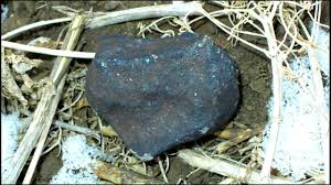 Meteors (a meteorite, before it hits the ground) will sometimes explode and break up into many smaller pieces while still traveling rapidly through the air. How To Id Identify A Meteorite Stone Youtube