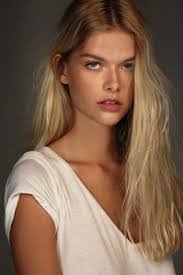 Eloisa Farias's Instagram, Twitter & Facebook