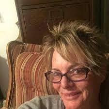 Renee Mott's Instagram, Twitter & Facebook