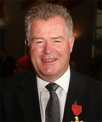 Veteran broadcaster Phillip Leishman dies