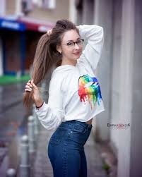 Moda Fotografciligi Panosundaki Pin