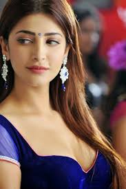 High Quality Bollywood Celebrity Pictures: Shruti Hassan Sexiest Cleavage  and Navel Show Ever In Pimple Dimple Song From Telugu Film Yevadu
