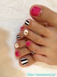 Black And White Striped Toe Nails Home Striped Toe Nails Feet Nails Toe Nails