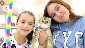 Bonnie Sea's Instagram, Twitter & Facebook