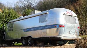 Adresse 10336 boulevard st michel coin fleury a montreal pneus et rimes deja balance, bon pour toyota corolla, toyota yaris, toyota echo, honda civic, acura el, honda fit ville de montréal il y a moins de 27 minutes. Bientot Avec La Caravane Airstream On Passera La Nuit Dans Un Coin D Amerique