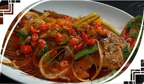 Ikan gurame goreng saus nanas, saus padang, saus mangga atau saus cabe ijo juga seru untuk dicoba di rumah sebagai menu olahan baru. Menu Ikan Gurame Mang Engking Group