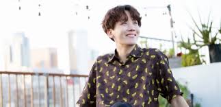 Jiwoo has over 8 million . Mejiwoo Youtube Channel Bts J Hope S Sister Hits 1 Million Subscribers With Two Videos