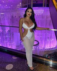 Nadia Khars Feet << wikiFeet