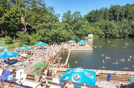 Restaurantul functioneaza in sistem a `la carte. Trei Ore De BÄƒlÄƒcealÄƒ In Lacul Heliotermal Ursu Din Sovata Stiri Din Mures Stiri Targu Mures Liderul Presei Muresene