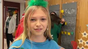 Violet Curran's Instagram, Twitter & Facebook