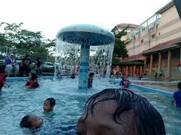 Beragam tipe senyawa kimia yang digunakan untuk shock treatment. Kolam Renang Kompleks Kejiranan Presinct 9 Putrajaya Putrajaya 60 3 8000 8000
