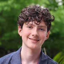 Alexis Labbe's Instagram, Twitter & Facebook