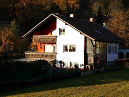 The venue is 1 km from the city centre and adjacent to kloster der dominikanerinnen. Ferienwohnung Haus Am Bach