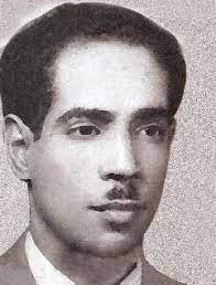 ولد معجب عبد الله الدوسري سنة 1922 وتوفي والده وهو صغير لم يتجاوز العامين سافر مع عمه عبد اللطيف إلى البصرة وعاش في كنف خاله عبد الرحمن الدوسري الذي اشرف على رعايته. Ù…Ø¹Ø¬Ø¨ Ø§Ù„Ø¯ÙˆØ³Ø±ÙŠ Ø±Ø§Ø¦Ø¯ Ø§Ù„ÙÙ† ÙˆØ§Ù„ØªØ±Ø¨ÙŠØ© Ø§Ù„Ø±Ø§ÙŠ
