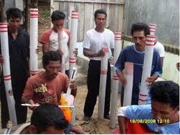 Alat musik tradisional yang dipetik ini dikenal dari maluku utara dengan sebutan leko boko atau bijol. Alat Musik Tradisional Maluku Utara Ruangbimbel Co Id