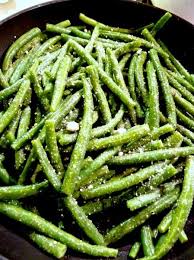 Quick And Delicious Caesar Green Beans Little Miss Celebration Recipes Veggie Dishes Food